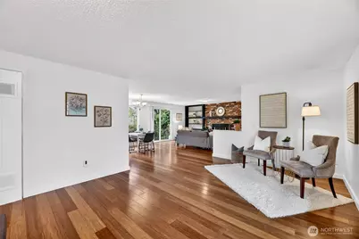 927 S 240th Place, Des Moines, WA 98198 - Photo 4