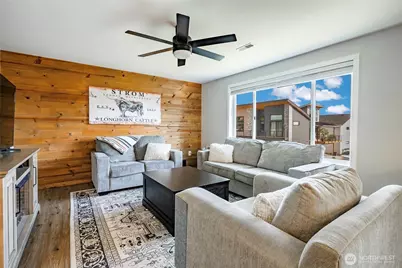 223 Judson  St. Aly #201, Lynden, WA 98264 - Photo 8