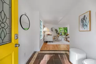 2708 NE 98th St, Seattle, WA 98115 - Photo 4