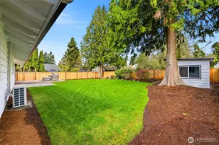8810 NE 138th St, Kirkland, WA 98034 - Photo 30