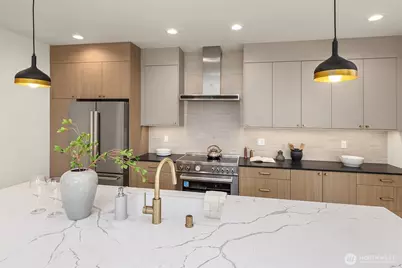 4417 2nd Avenue NE, Seattle, WA 98105 - Photo 8