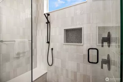 4417 2nd Avenue NE, Seattle, WA 98105 - Photo 18