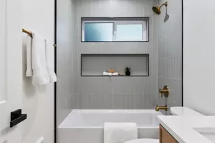 8508 1st Ave NE, Seattle, WA 98115 - Photo 32