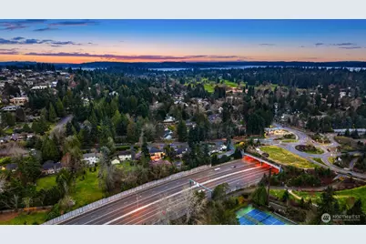 8550 NE 28th Street, Hunts Point, WA 98004 - Photo 38