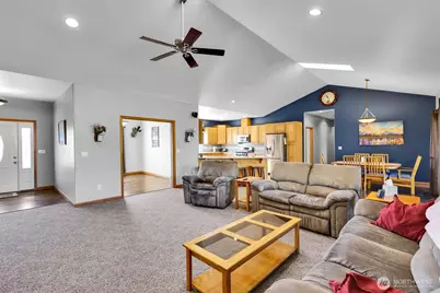 16100 159th Lane SE, Yelm, WA 98597 - Photo 4