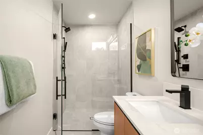 1127 B 10th Avenue E, Seattle, WA 98102 - Photo 12
