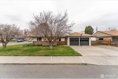 215 Pearl Street, Wenatchee, WA 98801 - Photo 4