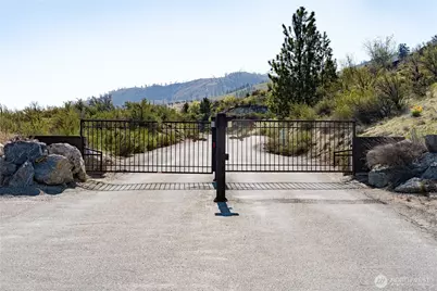 282 Hawks Ridge Road, Chelan, WA 98816 - Photo 18