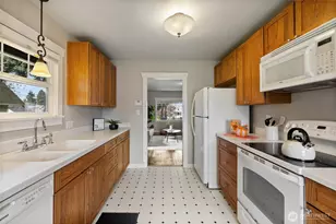 3597 E F St, Tacoma, WA 98404 - Photo 4