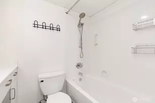 2201 3rd Ave, Seattle, WA 98121 - Photo 26