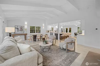 1626 W Beaver Lake Drive SE, Sammamish, WA 98075 - Photo 14