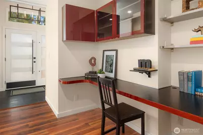 12211 SE 63rd Place, Bellevue, WA 98006 - Photo 6