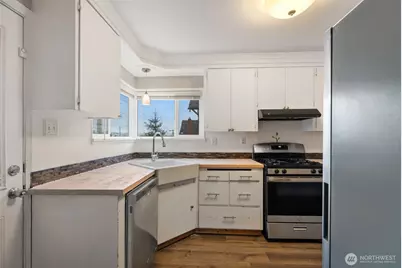 303 S Lafayette Avenue, Bremerton, WA 98312 - Photo 8