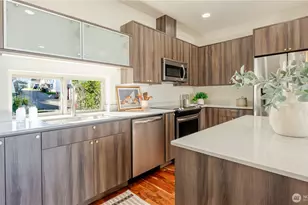 3245 21st Ave W, Seattle, WA 98199 - Photo 8