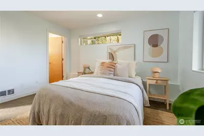 3245 21st Avenue W, Seattle, WA 98199 - Photo 18