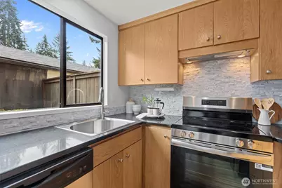 1717 150th Avenue SE #1, Bellevue, WA 98007 - Photo 6