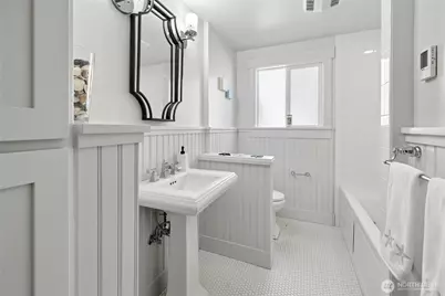 15628 Point Monroe Drive NE, Bainbridge Island, WA 98110 - Photo 12