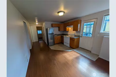 10341 Stone Avenue N, Seattle, WA 98133 - Photo 10