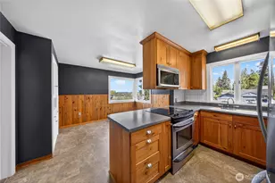 403 E Spruce St, Mount Vernon, WA 98273 - Photo 6