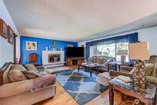 302 N 188th St, Shoreline, WA 98133 - Photo 2