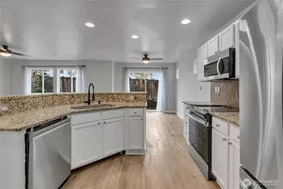 11410 186th Street E, Puyallup, WA 98374 - Photo 18