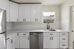 2414 S 8th St, Tacoma, WA 98405 - Photo 10