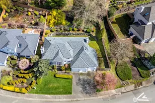 8534 126th Pl SE, Newcastle, WA 98056 - Photo 2