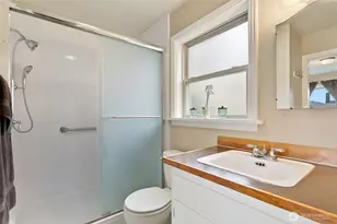 214 J St NE, Auburn, WA 98002 - Photo 32