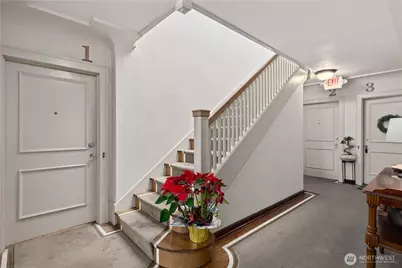 741 Federal Avenue E, Seattle, WA 98102 - Photo 12