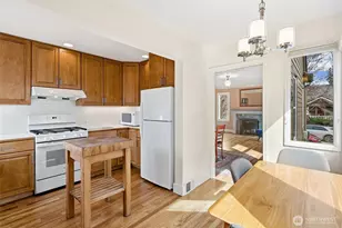 8053 Brooklyn Ave NE, Seattle, WA 98115 - Photo 8