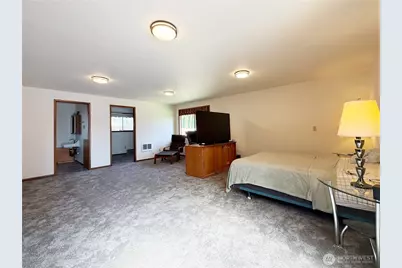 8825 Corbin Drive, Everett, WA 98204 - Photo 12