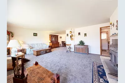 8825 Corbin Drive, Everett, WA 98204 - Photo 4