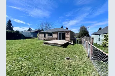 2735 Locust Avenue W, University Place, WA 98466 - Photo 16