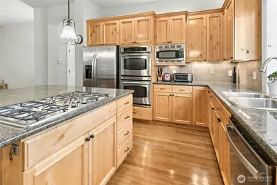 2411 30th Avenue NE, Issaquah, WA 98029 - Photo 12