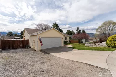 772 Melbourne Court, East Wenatchee, WA 98802 - Photo 2