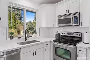 20709 108th St E, Bonney Lake, WA 98391 - Photo 8