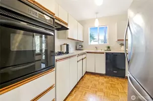 12635 SE 54th St, Bellevue, WA 98006 - Photo 14