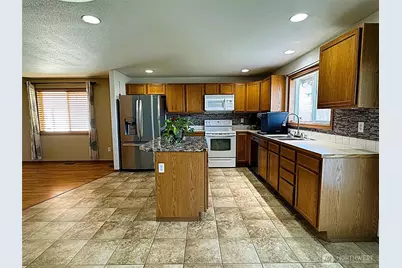 1015 S 10th Avenue, Othello, WA 99344 - Photo 10