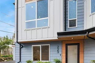 219 NE 75th St, Seattle, WA 98115 - Photo 2