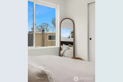 219 NE 75th Street, Seattle, WA 98115 - Photo 18