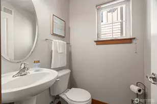 13718 N Midvale Ave, Seattle, WA 98133 - Photo 12