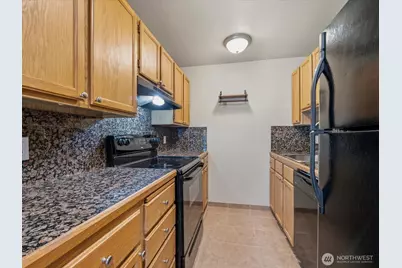 14344 N Stone Avenue #32, Seattle, WA 98133 - Photo 8