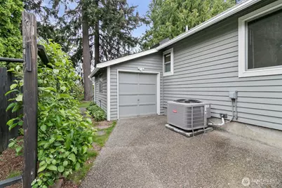 25242 Lake Wilderness Country Club Drive SE, Maple Valley, WA 98038 - Photo 30