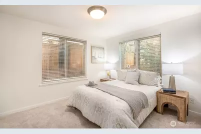 566 Prospect Street #108, Seattle, WA 98109 - Photo 12