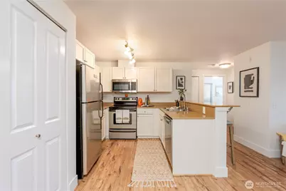 566 Prospect Street #108, Seattle, WA 98109 - Photo 8