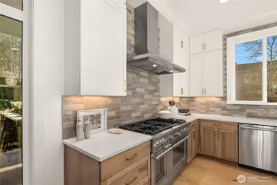 13004 NE 112th Street, Kirkland, WA 98033 - Photo 12