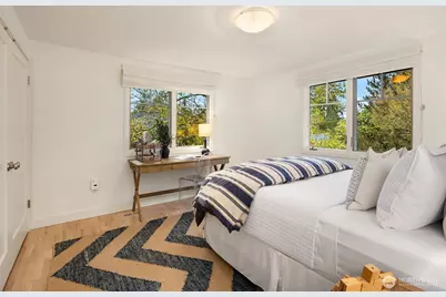 8021 SE 57th Street, Mercer Island, WA 98040 - Photo 16