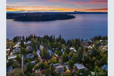 8021 SE 57th Street, Mercer Island, WA 98040 - Photo 4