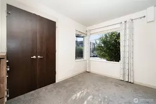 4262 Linden Ave N, Seattle, WA 98103 - Photo 10