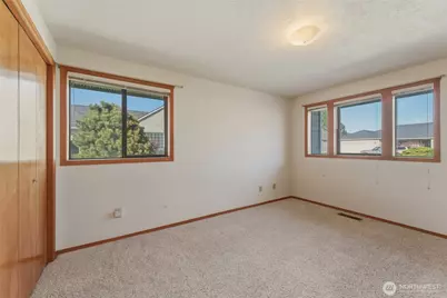 807 SE Sentry Drive, College Place, WA 99324 - Photo 8